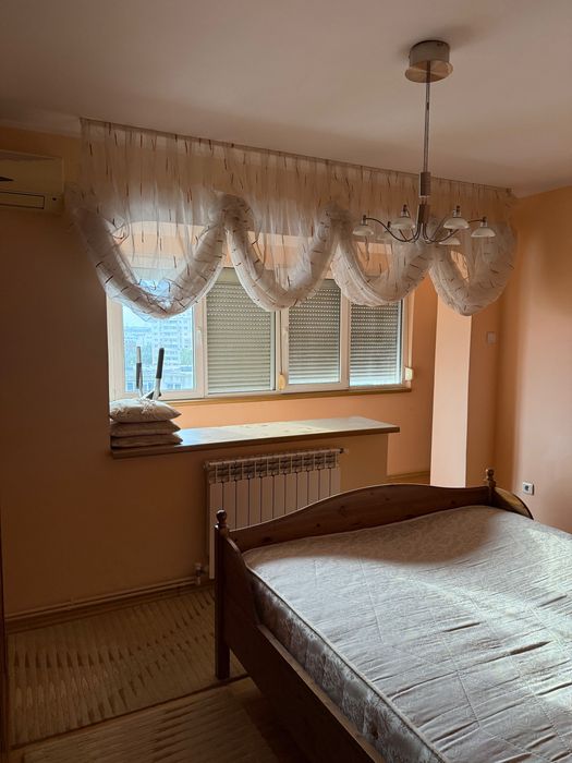 Închiriere apartament 3 camere
