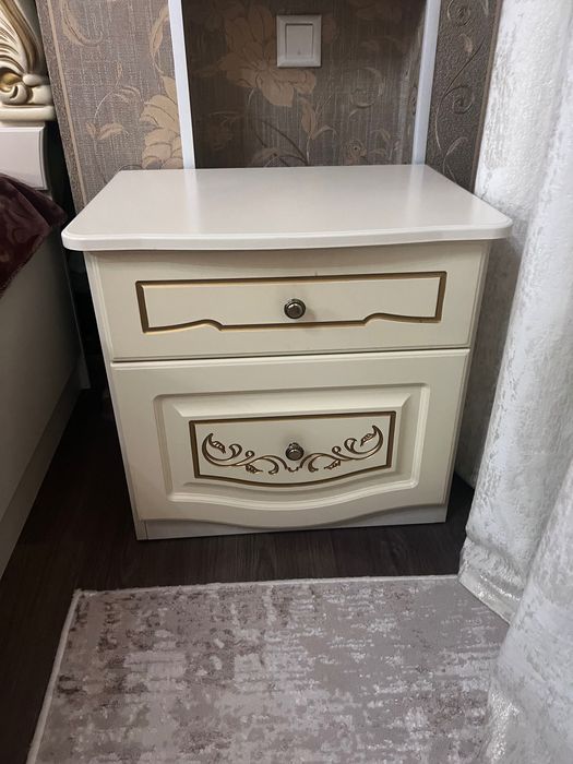 Продается спальный гарнитур