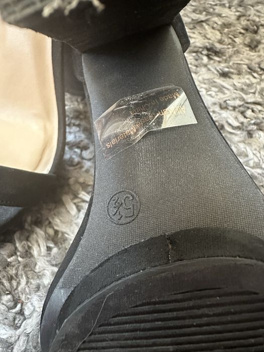 Сандали Fashion Nova