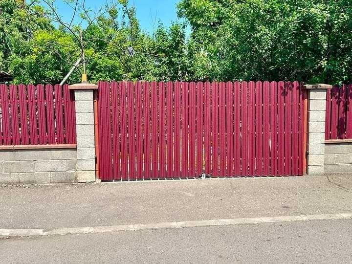 Garduri si porti din panouri stil jaluzele, tabla cutata, sipca metalica, plasa bordurata, fier forjat, BCA sau beton si alte modele la comanda
