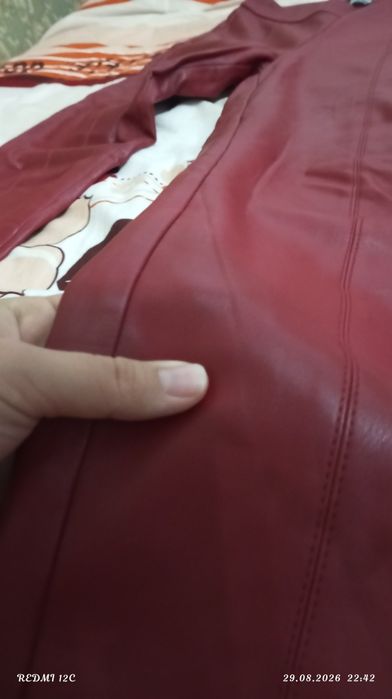 Бордовые кожаные брюки