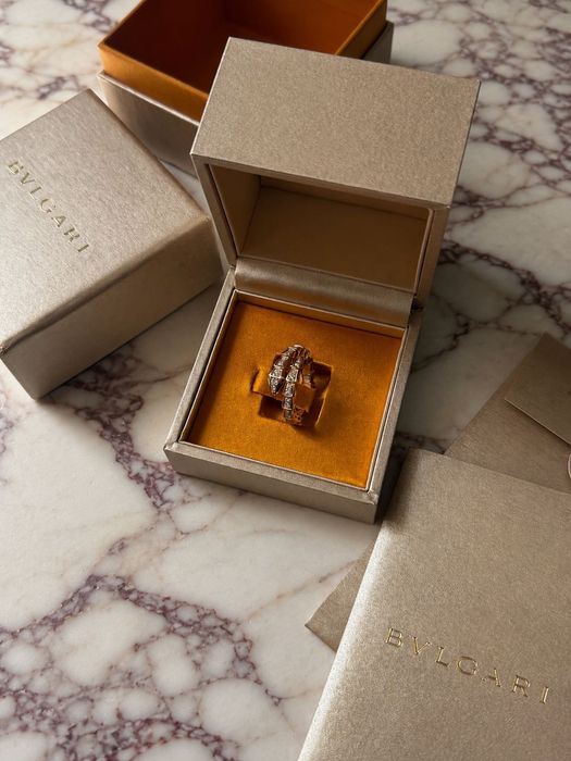 Продается кольцо bvlgari