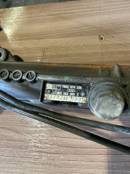 Продам  ауди   а4б5      Нужен ремонт                      .