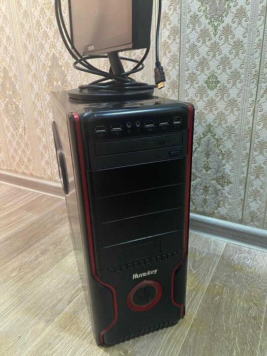 Компьютер, монитор,  клавиатура, мышь.