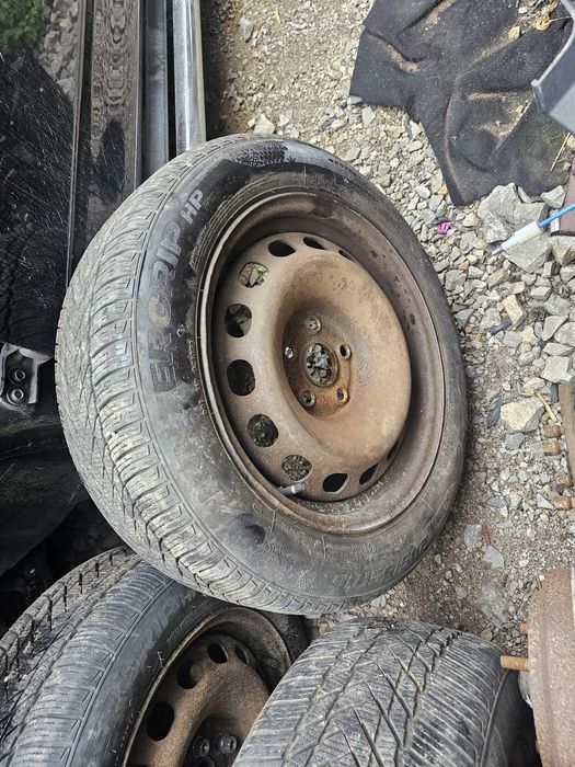 4 бр Джанти със зимни гуми 16