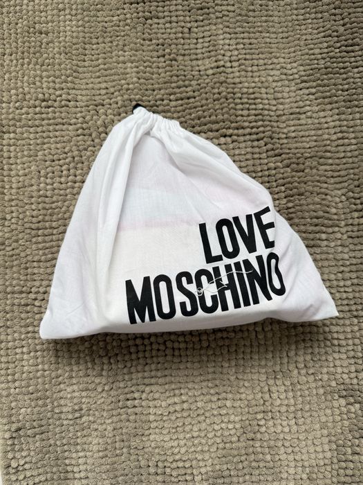 Цикламена чанта Love Moschino