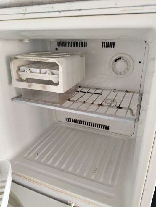 Холодильник и морозильная