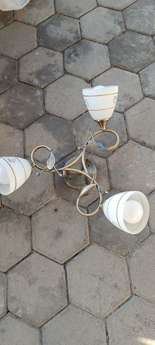 Люстры в хорошем состоянии,