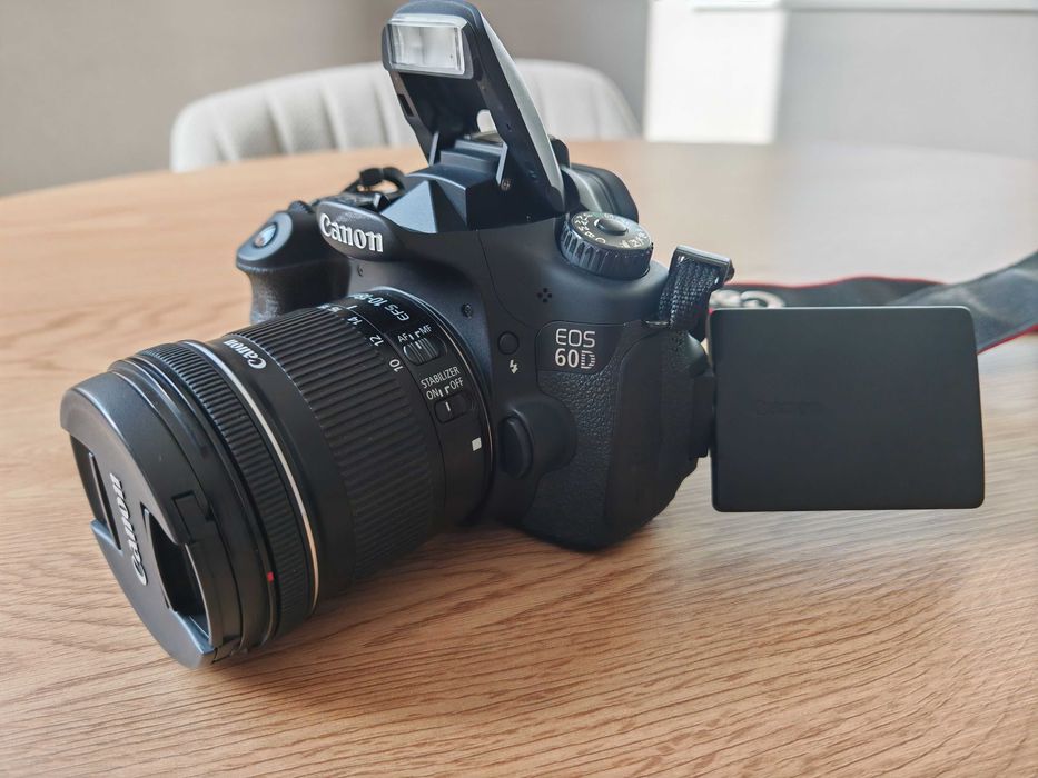 Canon EOS 60D DSLR + Canon 10-18mm