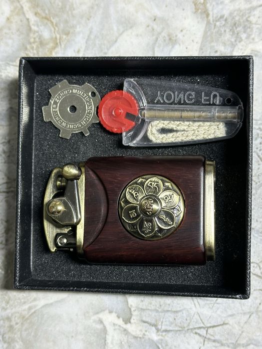 Зажигалка с газом