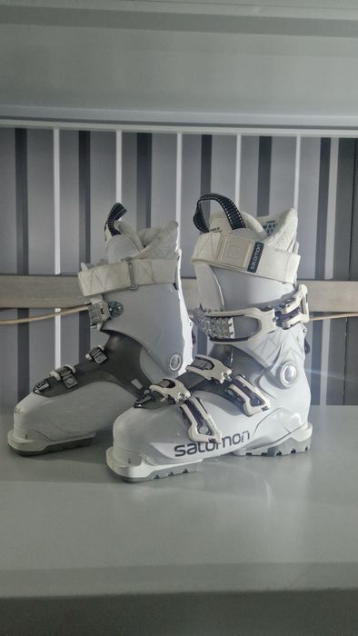 Продам лыжные ботинки