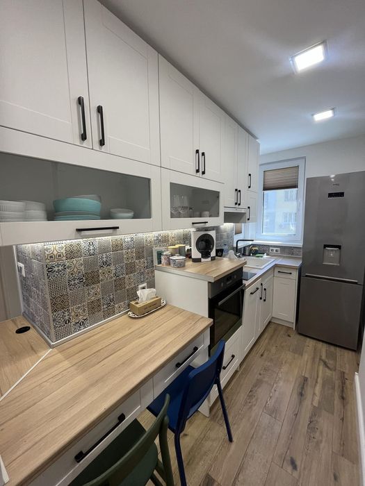 Дава се под наем Тристаен апартамент в София, Център - 45 кв.м за 1000 € - Снимка #2