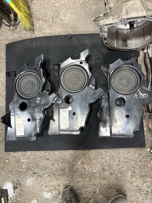 Audi A3 8P Субуфер