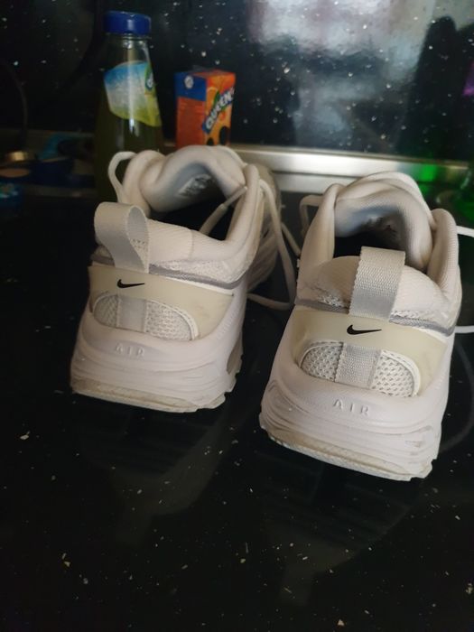 Дамски  маратонки Nike нови