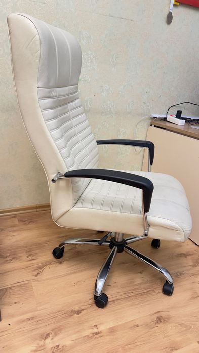 Кресло офисное продам