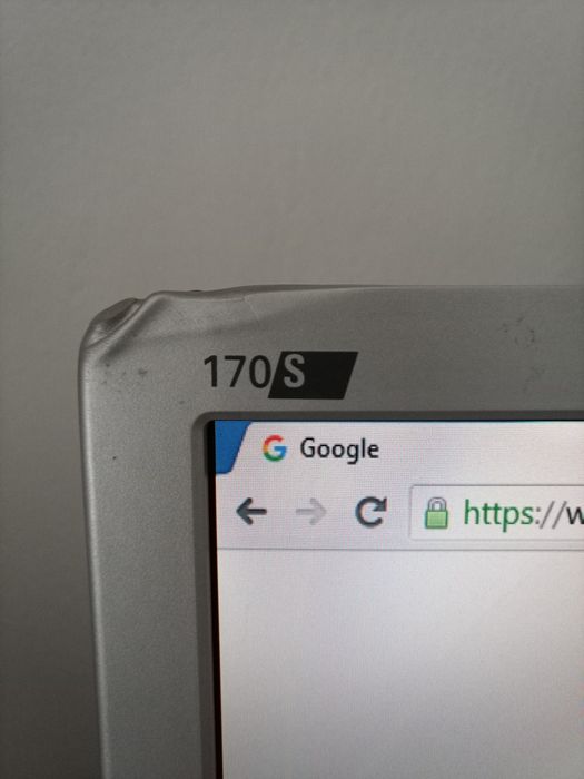 Продавам монитор PHILIPS 170 S