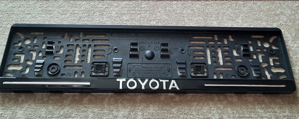 Табела , рамка , стойка , подложка за  регистрационен номер на Toyota