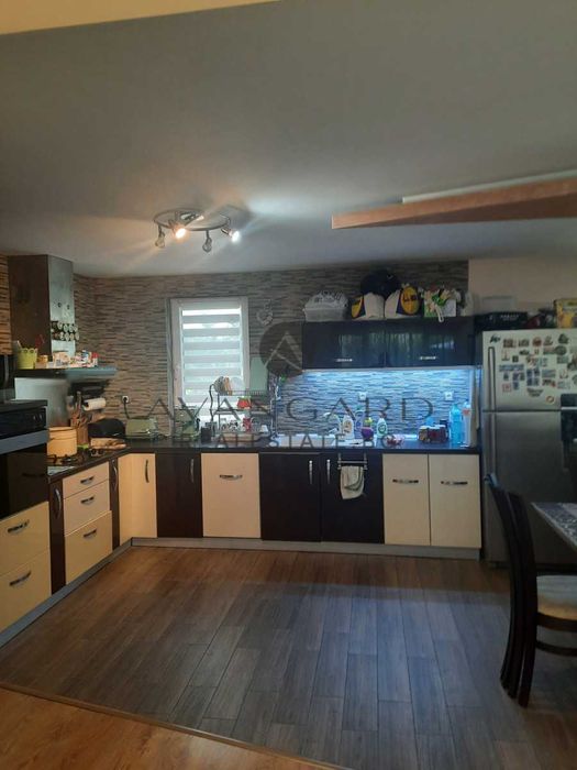 Продава се Къща в с. Брестник, Област Пловдив - 287 кв.м за 1511 €/кв.м - Снимка #1