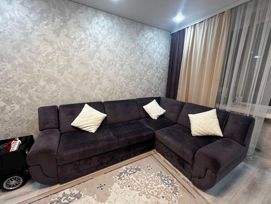 Продам диван угловой в отличном состоянии