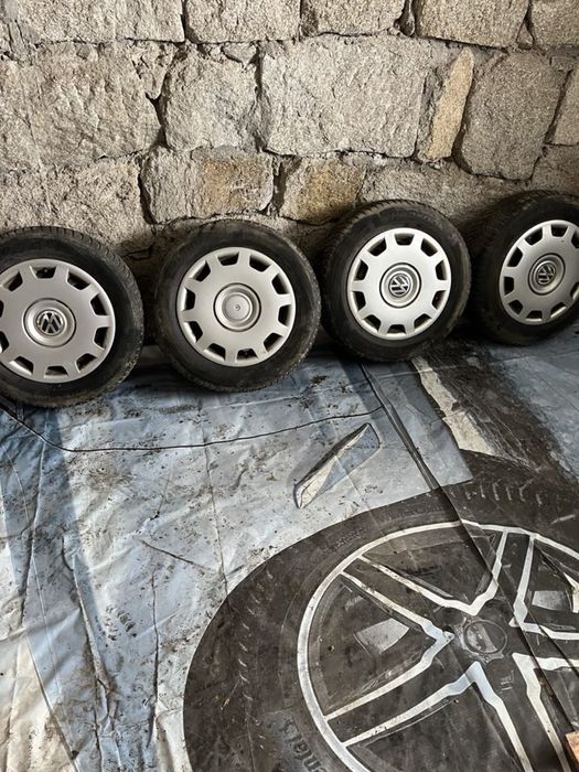 Джанти с зимни гуми 15 плюс тасове 5х112 57.1