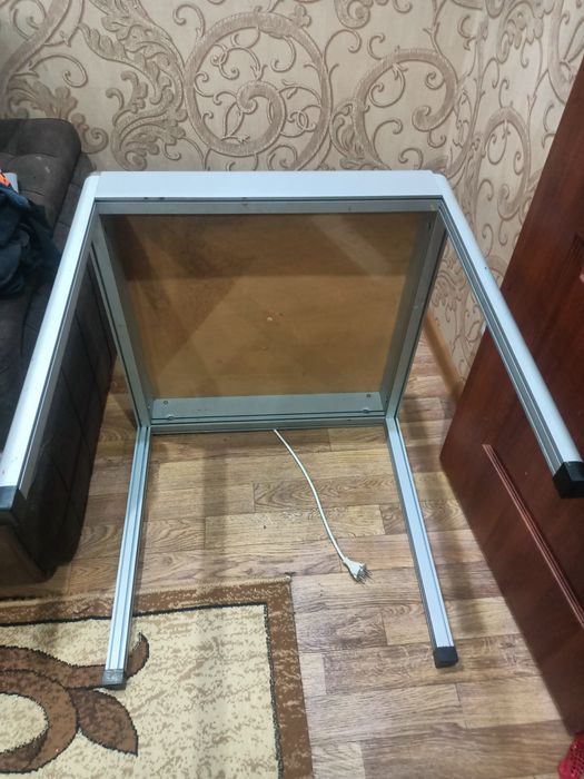 Продам стол железный