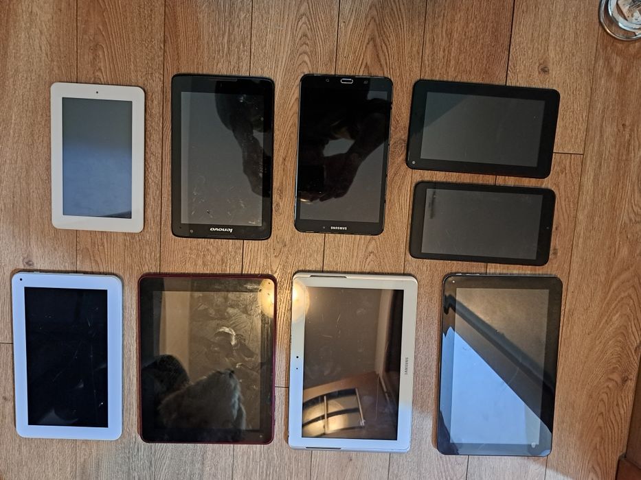 Tablete vintage nefuncționale