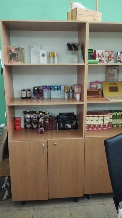 Продам стеллажи 2 шт