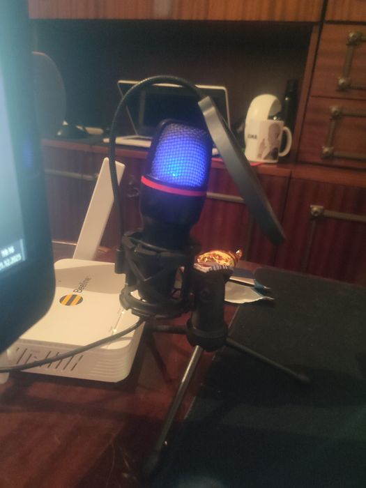 Продам микрофон РГБ подсветка, usb шнур