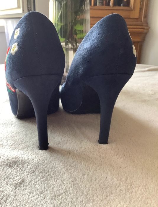 Pantofi blue cu flori