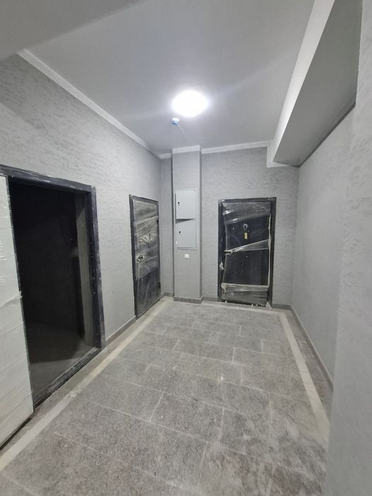 Ibin sino Novstroyka sotiladi 3 xona 80 kv