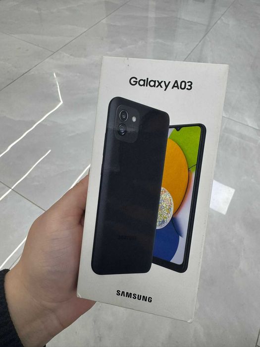 Vand telefoane diferite modele
