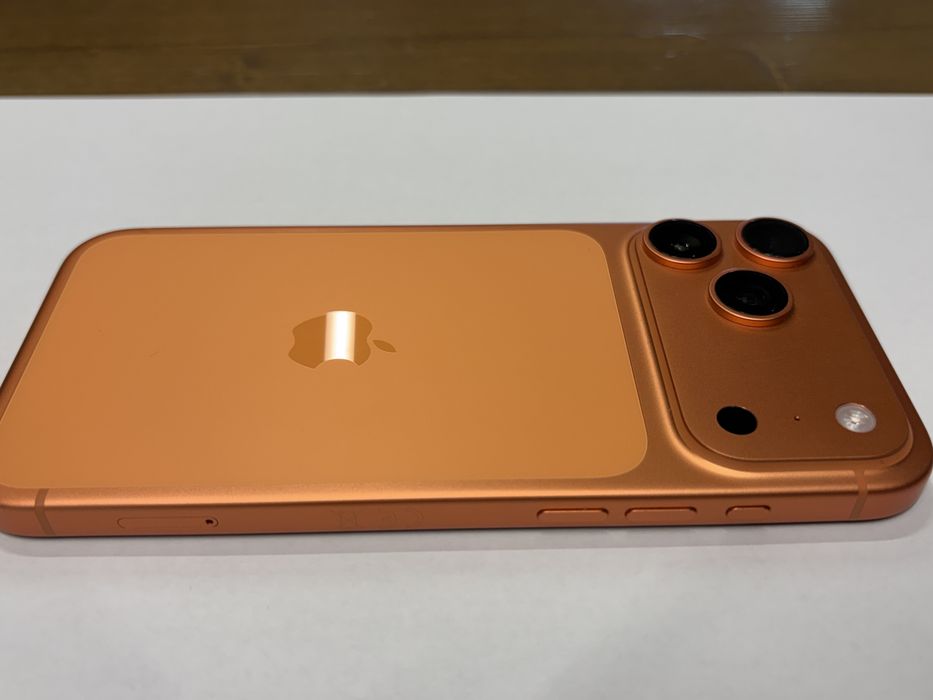 iPhone 17 Pro Max 256 GB Orange – impecabil, 99% baterie