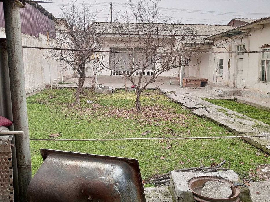 уй сотилади  Panelni bozorni oldida