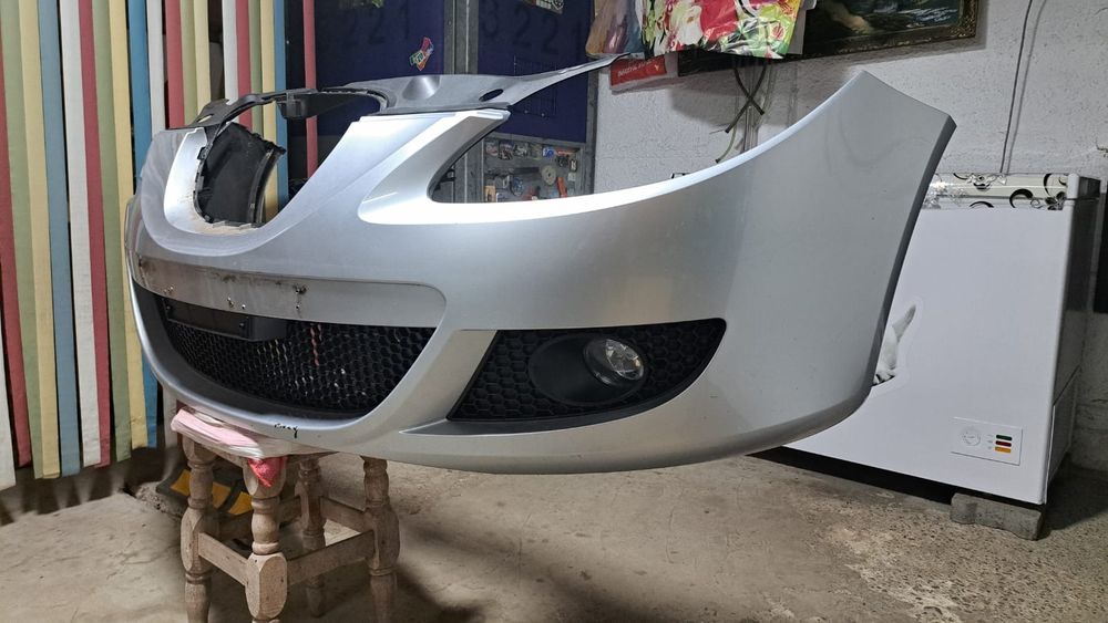 Vând bară față Seat Leon