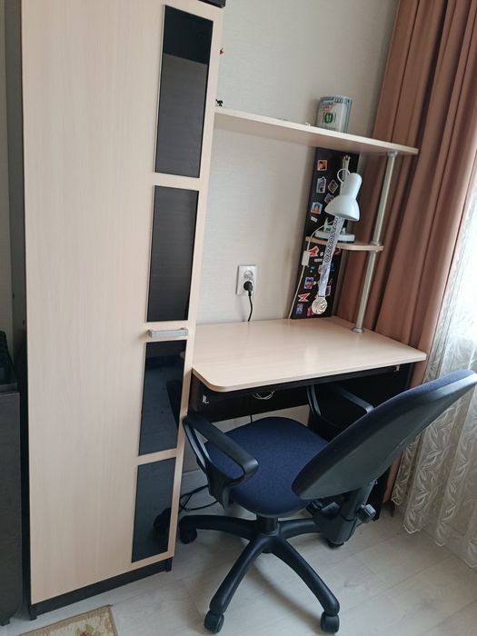 Продам стол для учебы