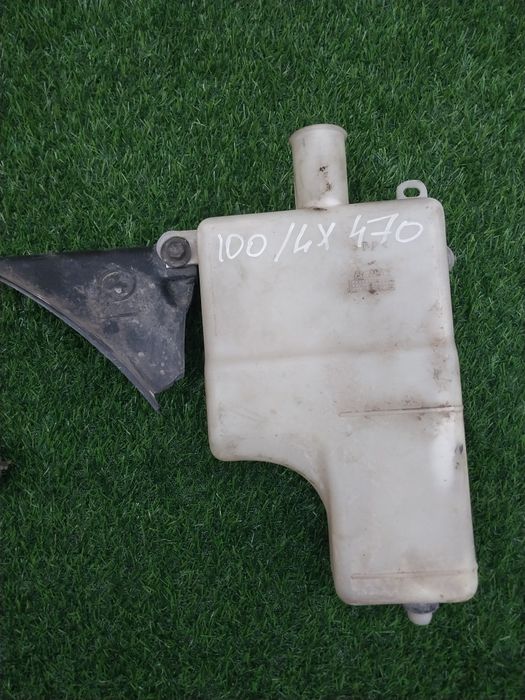 Расширительныи бачек  Toyota Land Cruiser tlc100