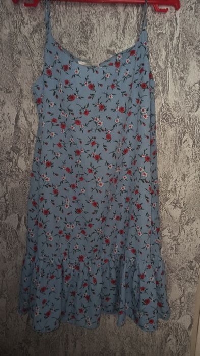 Женский сарафан на лямках