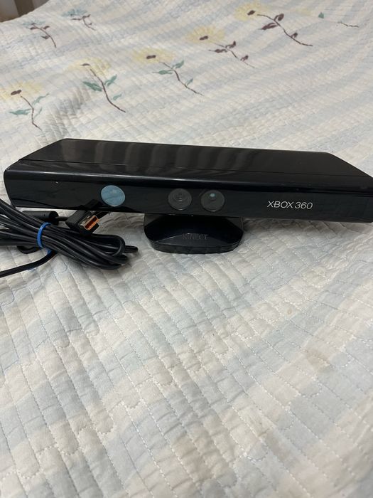 Продам x box с кинектом