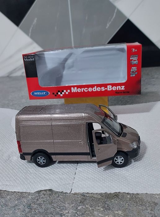 Macheta Mercedes Benz Sprinter Van+motoras-Welly  1/34-masinuța,dubița