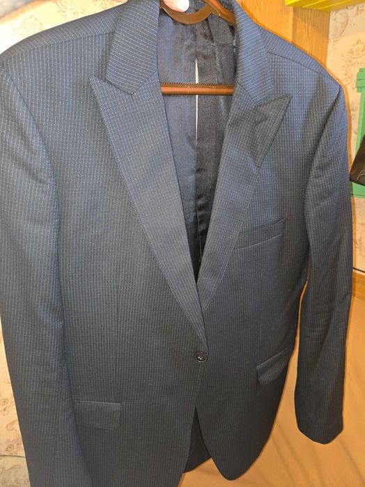 Мужские костюмы в отличном состоянии