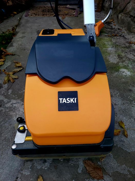 Masina pt pardoseli / Taski 350