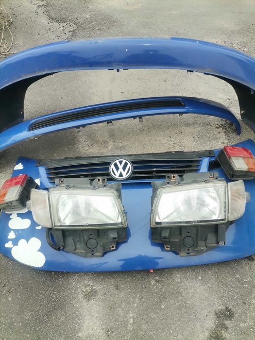Части за VW t4. Брня фарове и др.