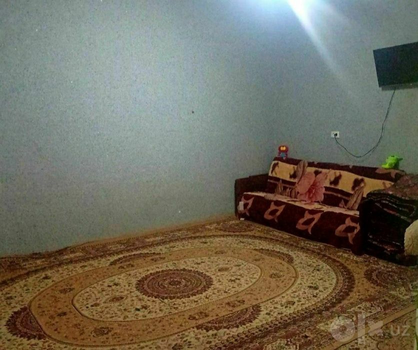 Янгийулда 2 хонали уй сотилади. Вариантгаям берилади.