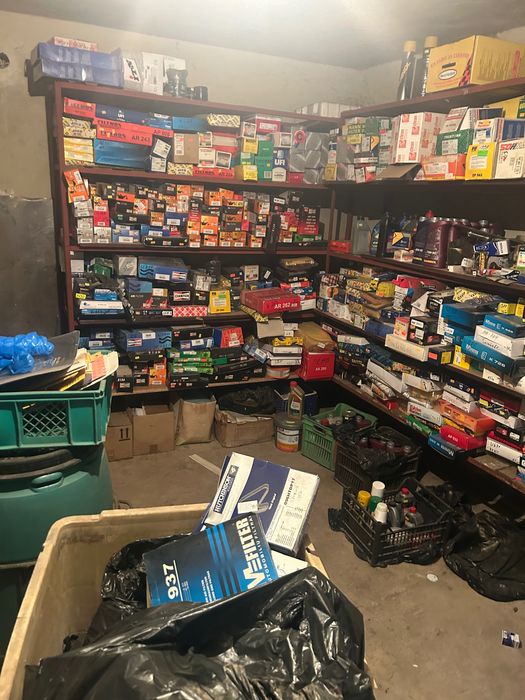 Продавам филтри—маслени въздушни горивни