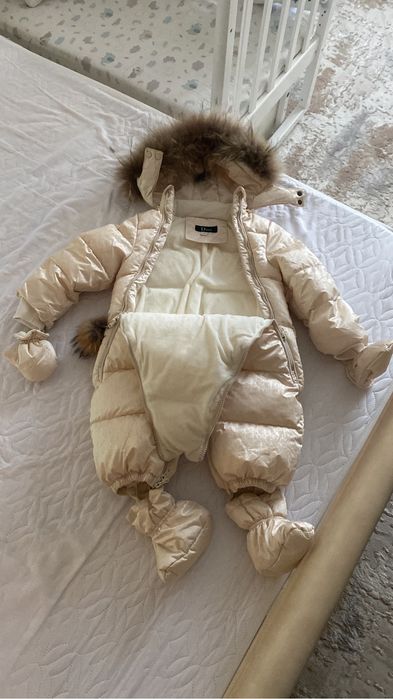 Продам зимний комбинезон, рост 80 см.