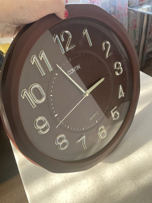 Часы настенные продам