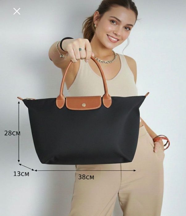 Удобна дамска чанта за рамо по модел Longchamp M