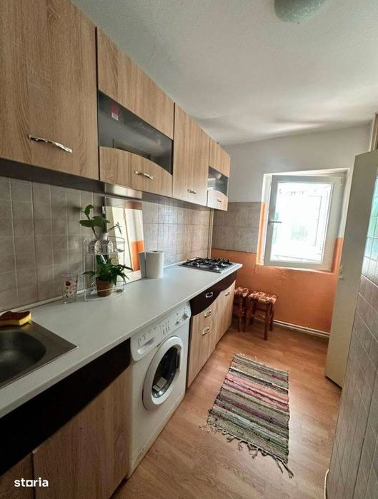 etaj 1 apartament 1 camera decomandat zona nicolina 1 in spate la lidl