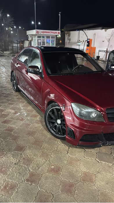 Продаётся Mercedes C 300