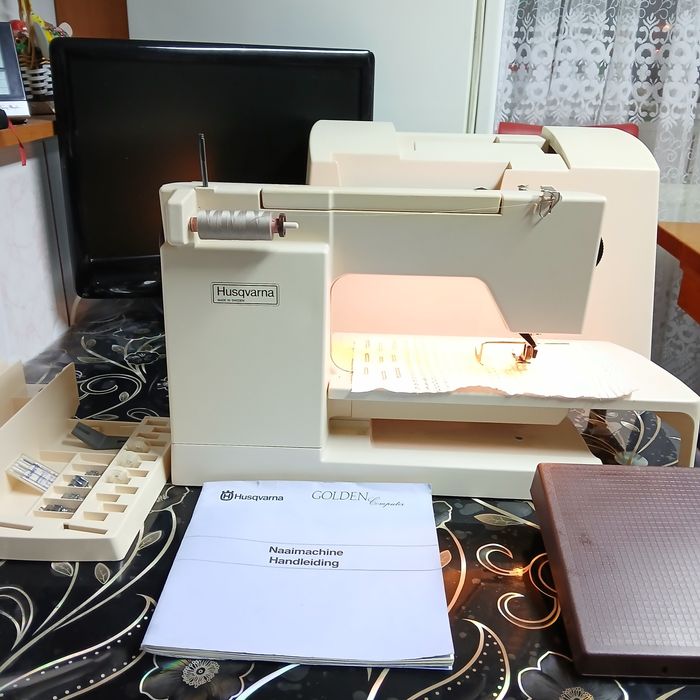 Masina de cusut HUSQVARNA GOLDEN Computer  cu butoniera automata